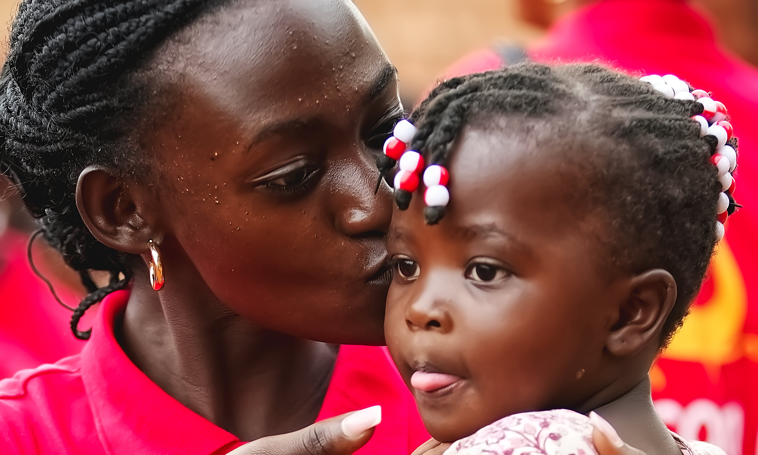 Donate an emergency food package